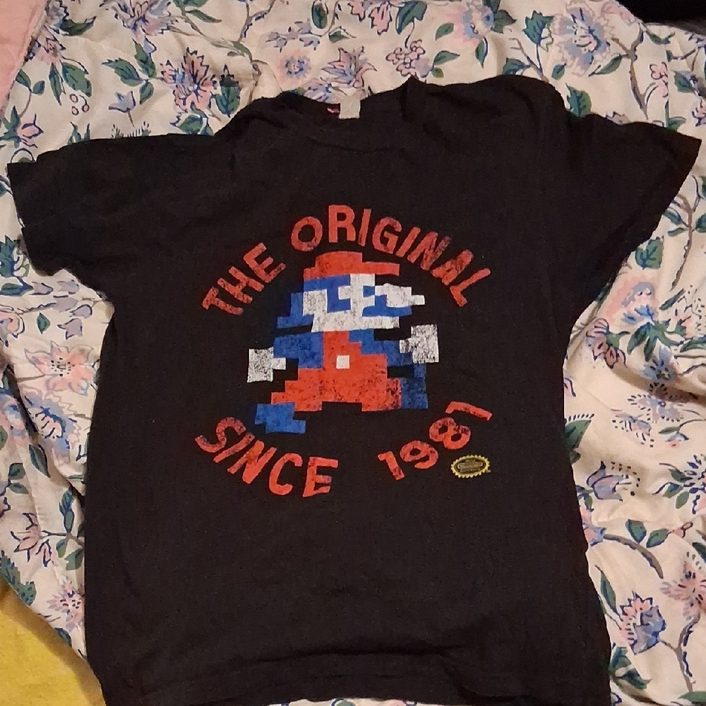 Super Mario Tshirt Medium